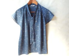 画像1: 昭和レトロ ボウタイ付き ブラウス 葉 灰青 11号【送料込み】 (1)