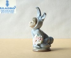 画像1: Lladro/リヤドロ バニーボーイとワイルドフラワー blue 廃番 (1)