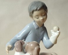 画像14: Lladro/リヤドロ　少年と子犬 blue 廃番 (14)