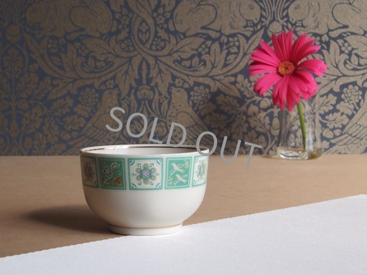 画像14: ノリタケ アイボリーチャイナ　　変形 湯呑　　緑 鳥花 (14)