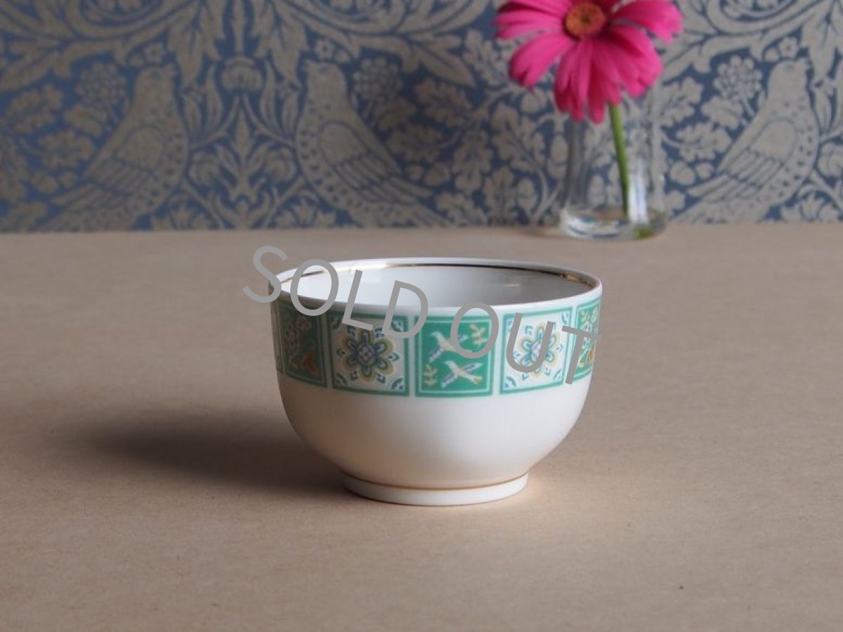 画像4: ノリタケ アイボリーチャイナ　　変形 湯呑　　緑 鳥花 (4)