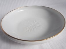 画像6: 東洋陶器　菓子鉢 白磁金彩 陽刻 21cm (6)
