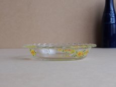 画像8: レトロ パイレックス　耐熱ふち飾り皿 小 15cm ひまわり 日本製 (8)