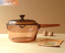 画像1: VISION コーニング社 直火用ガラス片手鍋 アンバー1.5L (1)