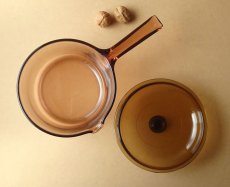 画像13: VISION コーニング社 直火用ガラス片手鍋 アンバー1.5L (13)