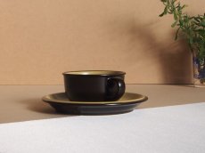 画像2: ノリタケ フォークストーン　ティーカップ＆ソーサー 茶 (2)