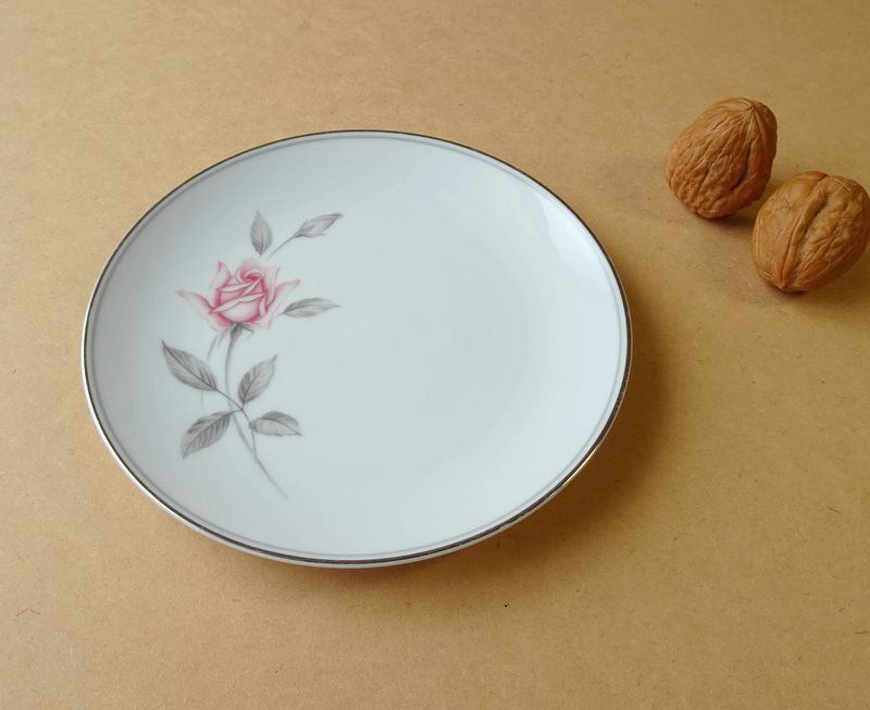 ノリタケ素描薔薇画皿（ハンドペイント）数量１枚 - 食器
