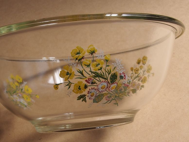 SHOP偶然と必然の間 PYREX BOWL 25cm FLOWER MADE IN JAPAN