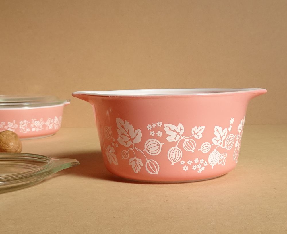 SHOP偶然と必然の間 PYREX COVERED CASSEROLE GOOSEBERRY 1950s-1970s